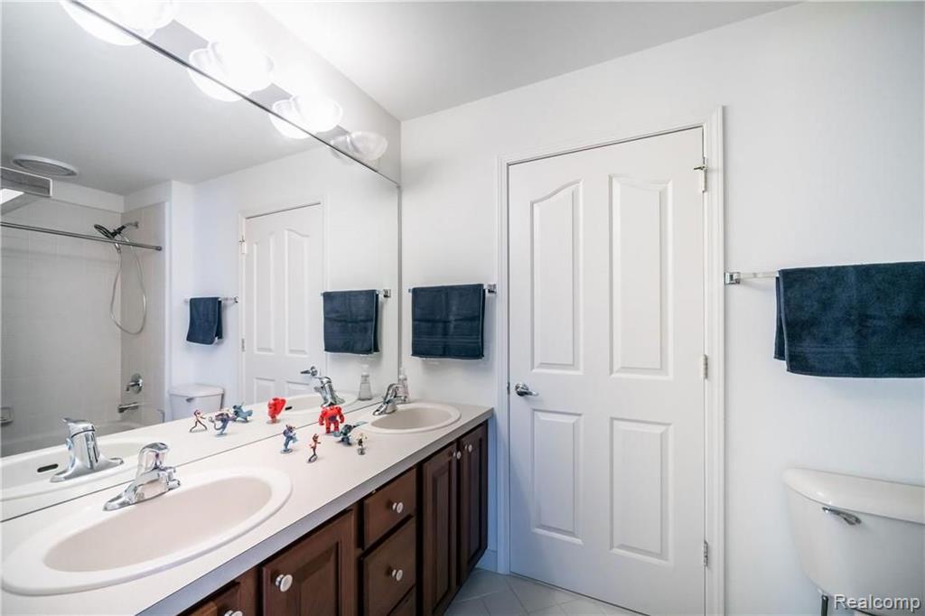 676 Windsong Drive Rochester Hills, MI 48307 - Photo 22 of 38