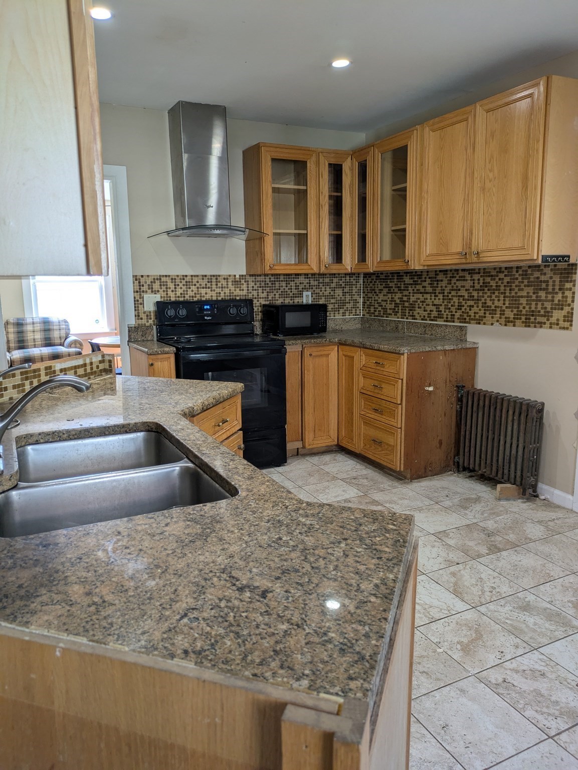 210 Albemarle Street Springfield, MA 01109 - Photo 2 of 19 Gallery Image 2