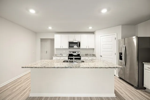 $1,995 | 924 Sandbar Loop, Crestview, FL 32539