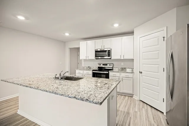 $1,995 | 924 Sandbar Loop, Crestview, FL 32539