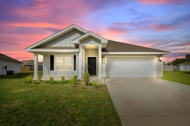 $1,995 | 924 Sandbar Loop, Crestview, FL 32539