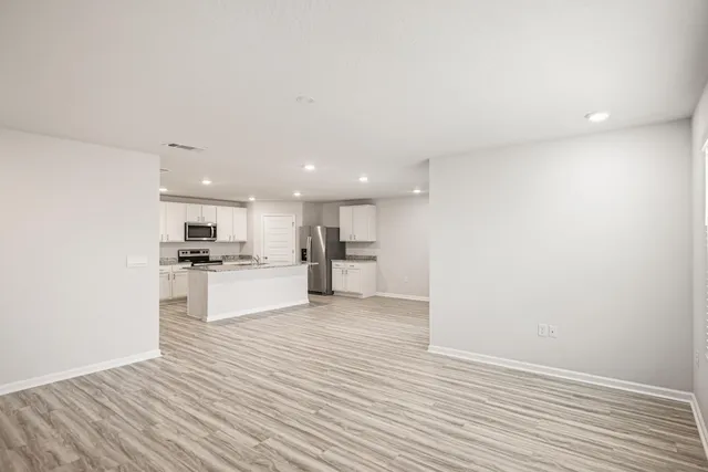 $1,995 | 924 Sandbar Loop, Crestview, FL 32539