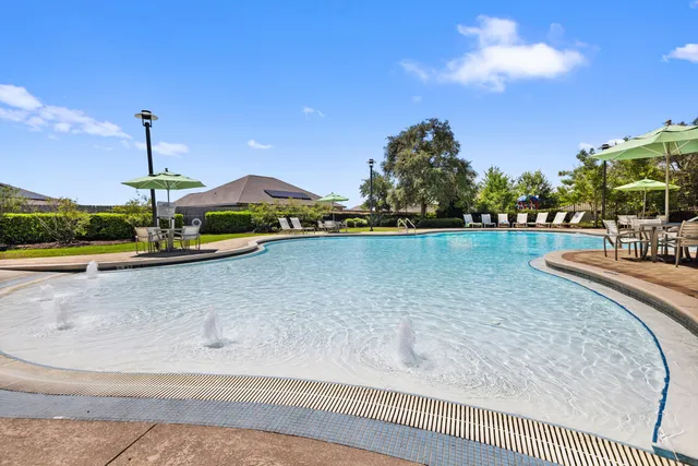 $1,995 | 924 Sandbar Loop, Crestview, FL 32539