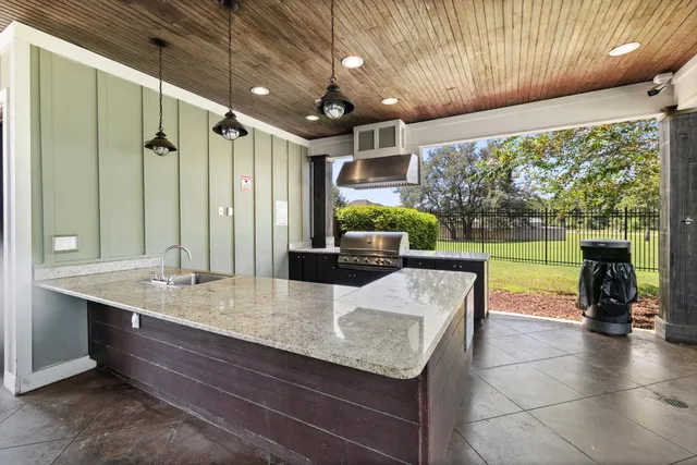 $1,995 | 924 Sandbar Loop, Crestview, FL 32539