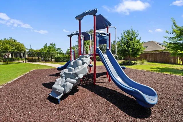 $1,995 | 924 Sandbar Loop, Crestview, FL 32539