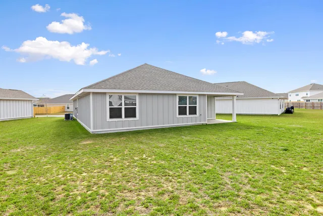 $1,995 | 924 Sandbar Loop, Crestview, FL 32539