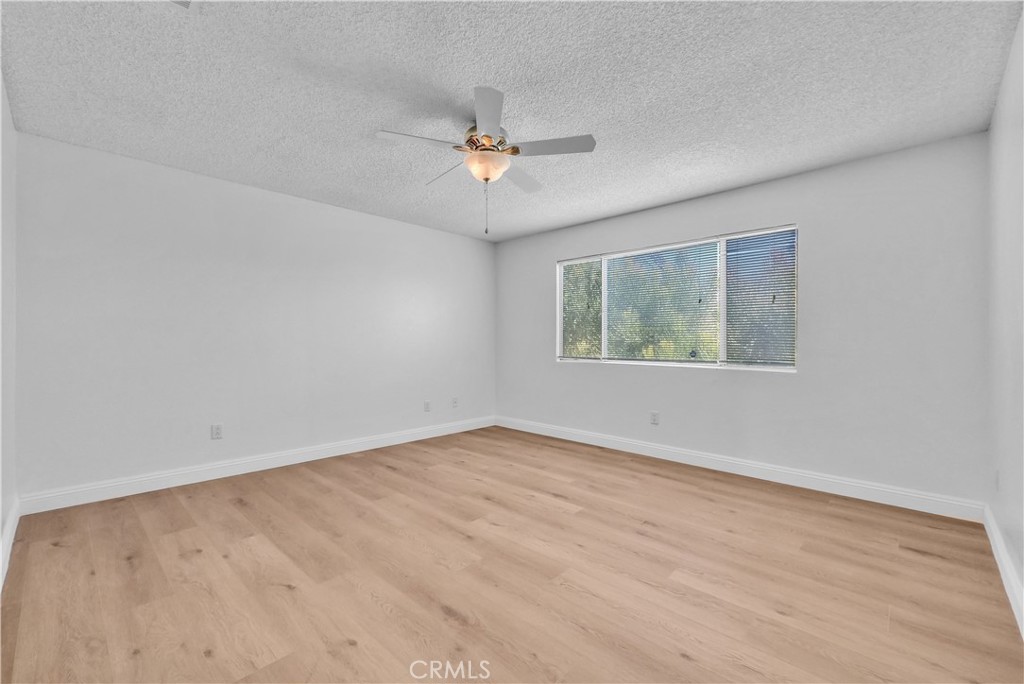 553 East Home Street Rialto, CA 92376 - Photo 7 of 26 Master bedroom