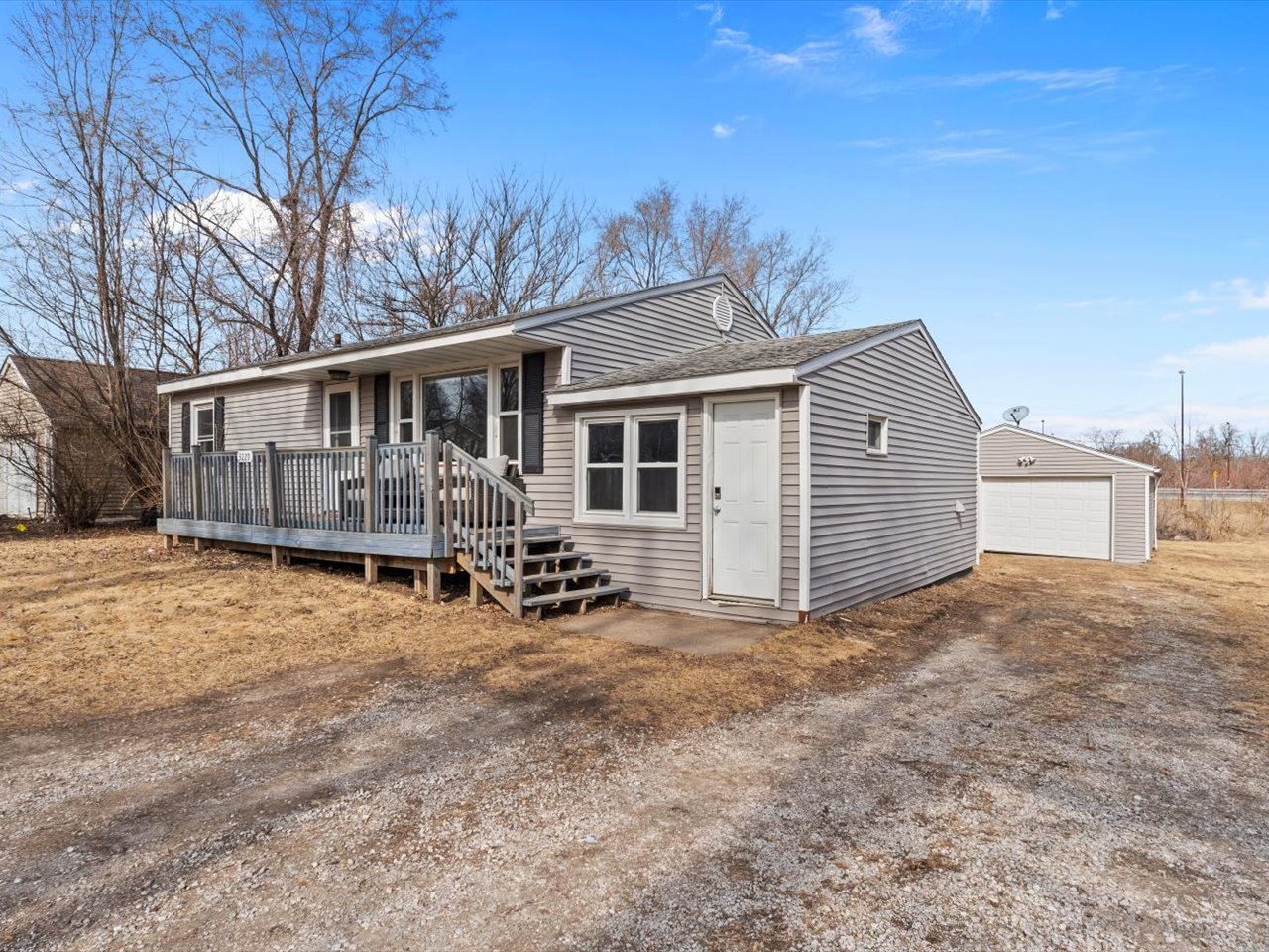 3229 66th Avenue Moline, IL 61265 - Photo 3 of 30