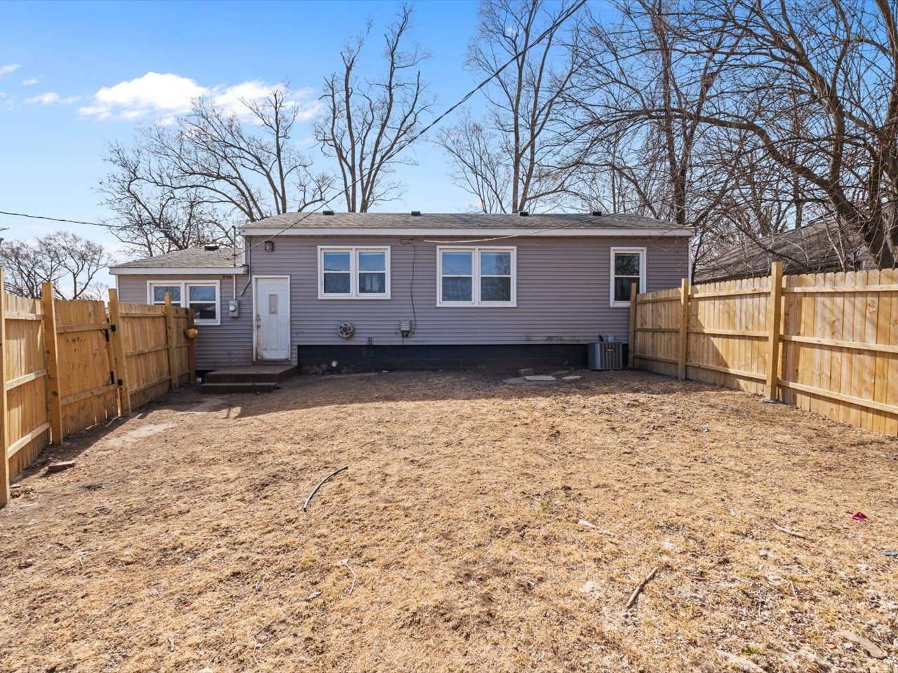 3229 66th Avenue Moline, IL 61265 - Photo 6 of 30