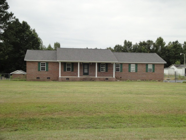 585 New Creech Road Selma, NC 27576 - Photo 1 of 12 Exterior Front View
