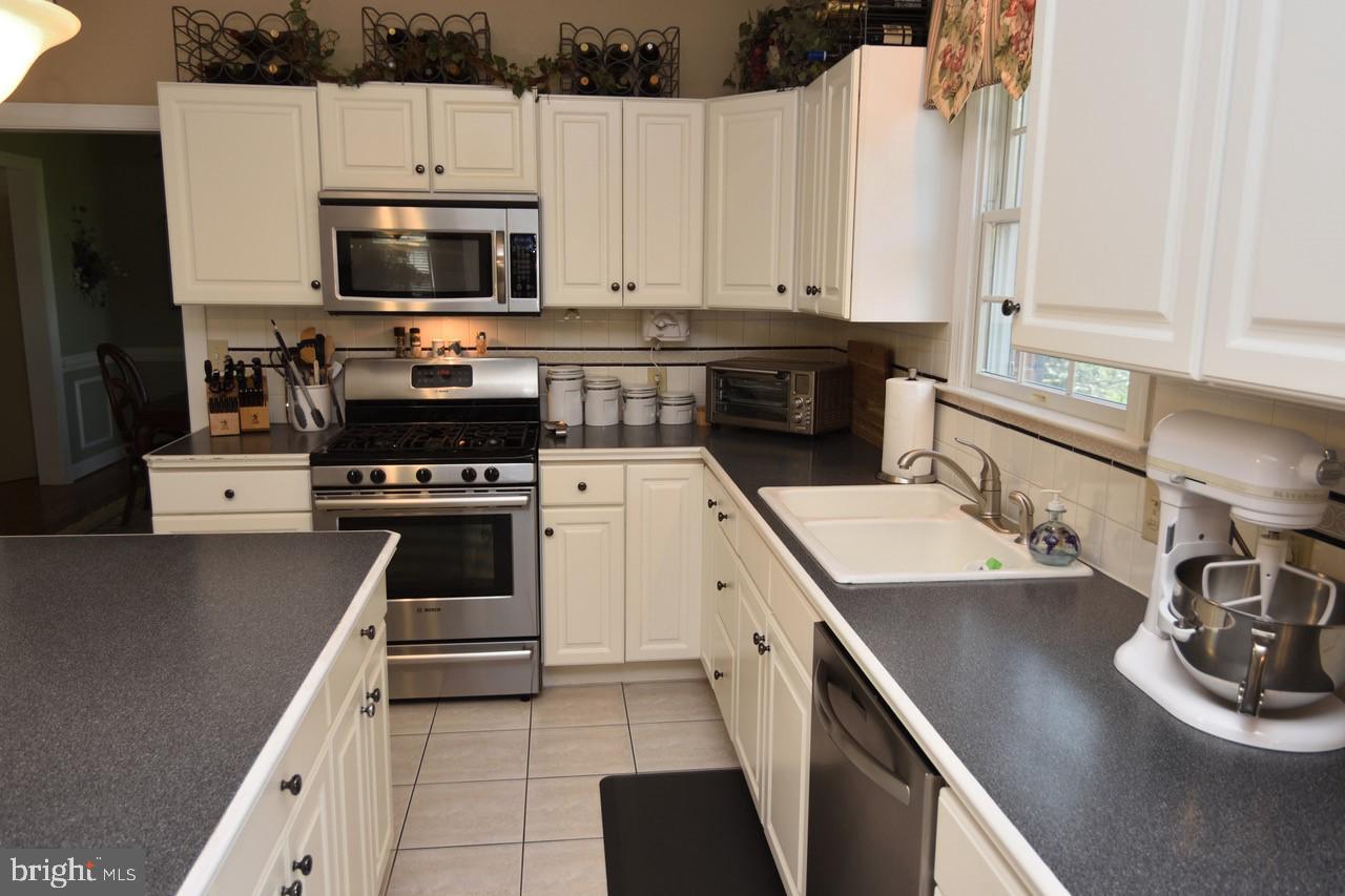 3201 Regency Drive Sinking Spring, PA 19608 - Photo 11 of 55