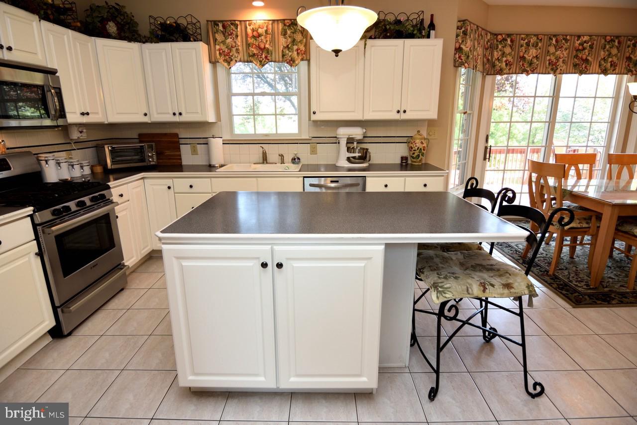 3201 Regency Drive Sinking Spring, PA 19608 - Photo 13 of 55