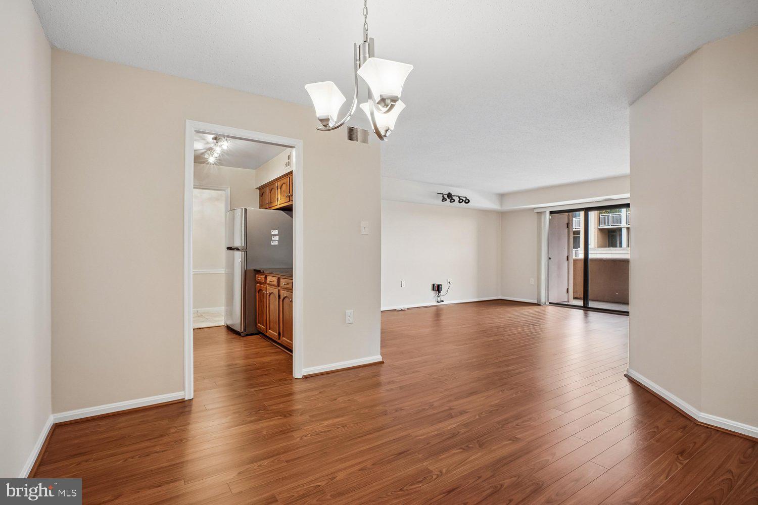 1301 North Courthouse Road, Unit 1612 Arlington, VA 22201 - Photo 14 of 52 Dining & Family Rooms