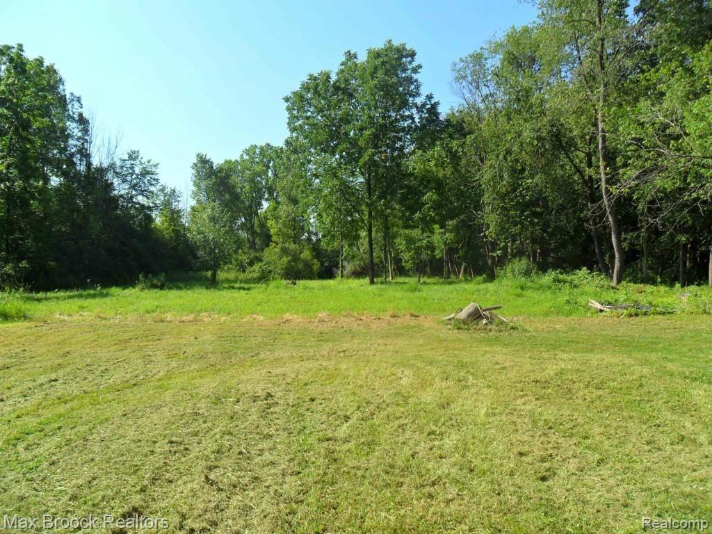 1 Farmbrook Road Southfield, MI 48034 - Photo 10 of 49