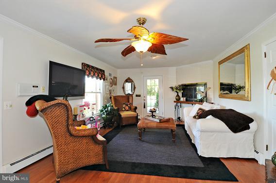 1834 Woods Road Annapolis, MD 21401 - Photo 13 of 28 Family Room
