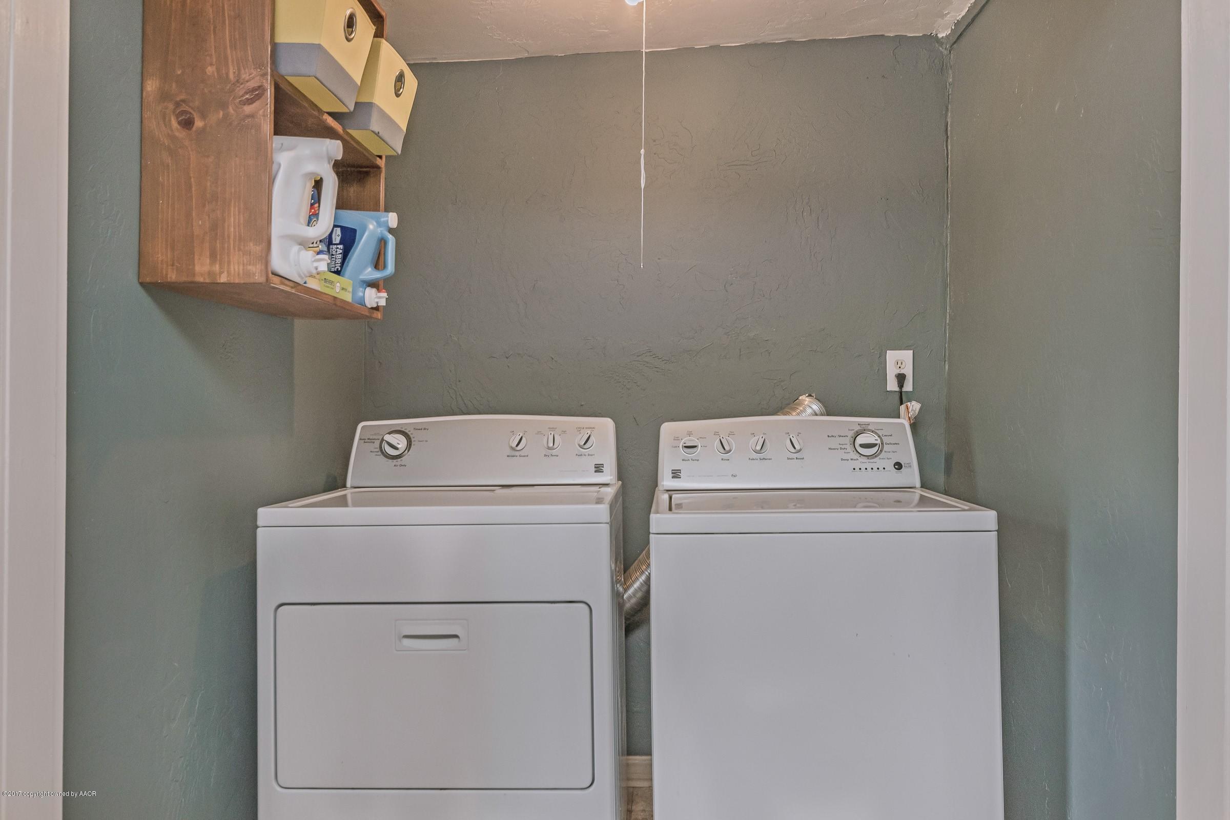 4803 Southwest 15th Avenue Amarillo, TX 79106 - Photo 11 of 18 011_Laundry_