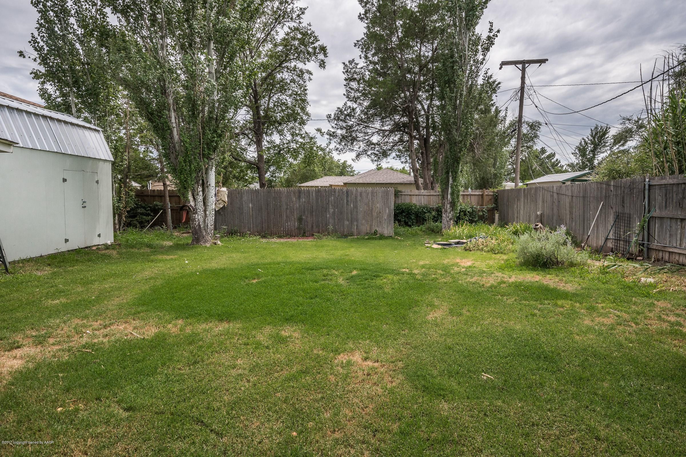 4803 Southwest 15th Avenue Amarillo, TX 79106 - Photo 14 of 18 014_Back Yard_