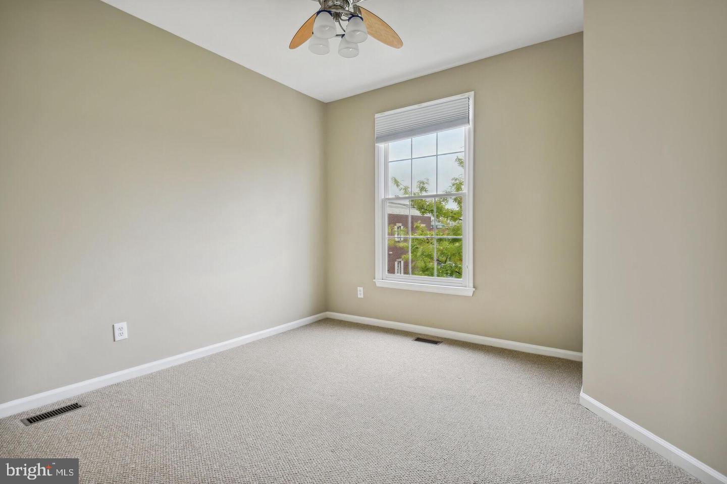 337 Main Street Gaithersburg, MD 20878 - Photo 16 of 35 an empty room with a window