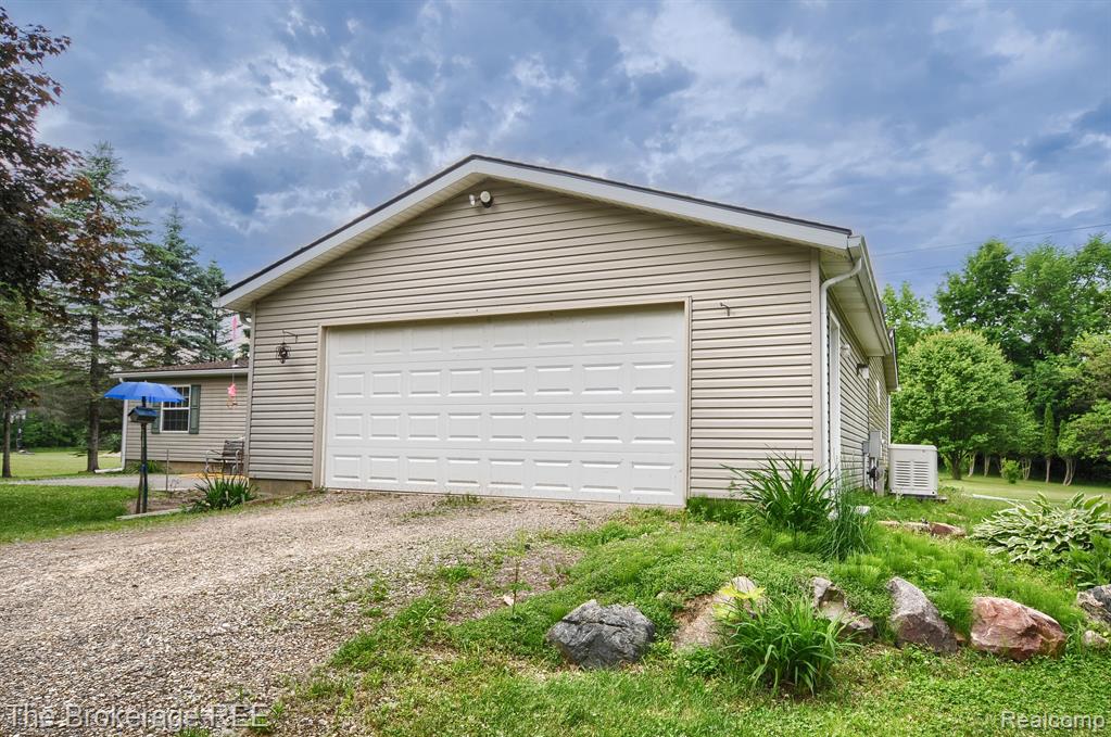 2475 North Summers Road Imlay City, MI 48444 - Photo 31 of 38