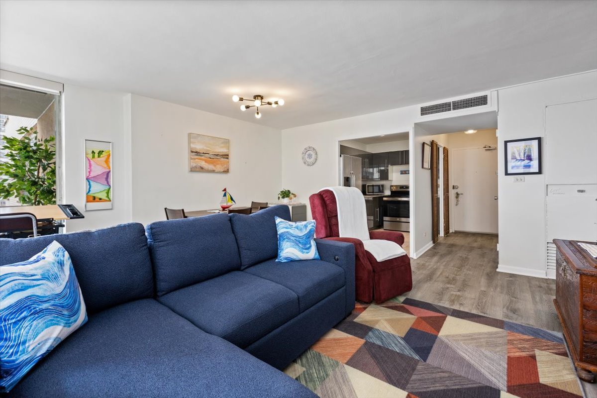 6301 North Sheridan Road, Unit 10F Chicago, IL 60660 - Photo 5 of 16