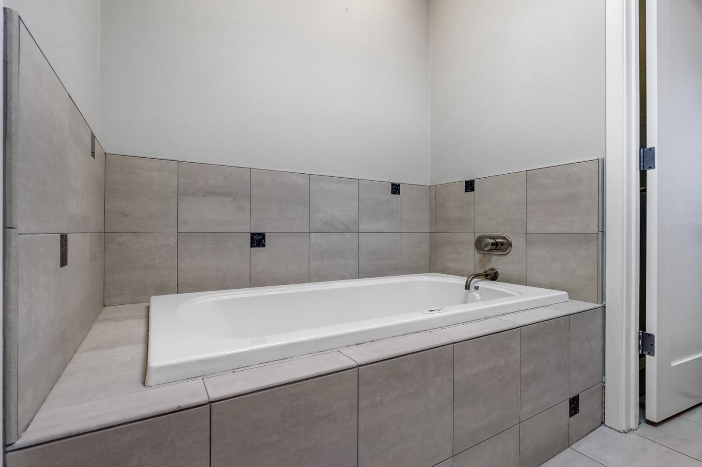 1350 Ribbon Street Foster City, CA 94404 - Photo 19 of 40 Gallery Image 19