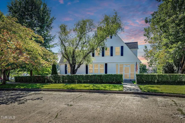 $439,000 | 809 Yadkin Street, Kingsport, TN 37660