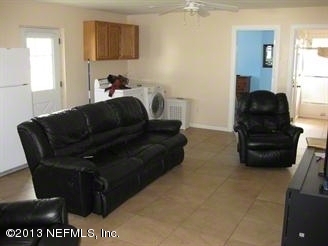 4060 South Francis Road St. Augustine, FL 32092 - Photo 22 of 25 a living room with furniture