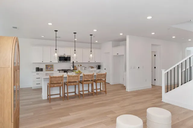 $899,000 | 216 Vectra Court, Roseville, CA 95747