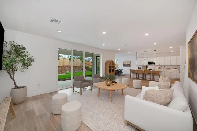 $899,000 | 216 Vectra Court, Roseville, CA 95747