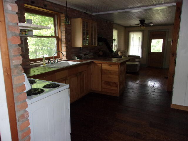 9800 Kingsbury Road Delton, MI 49046 - Photo 4 of 32 226_7962