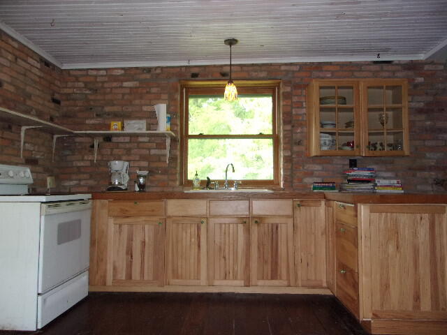 9800 Kingsbury Road Delton, MI 49046 - Photo 6 of 32 226_7951