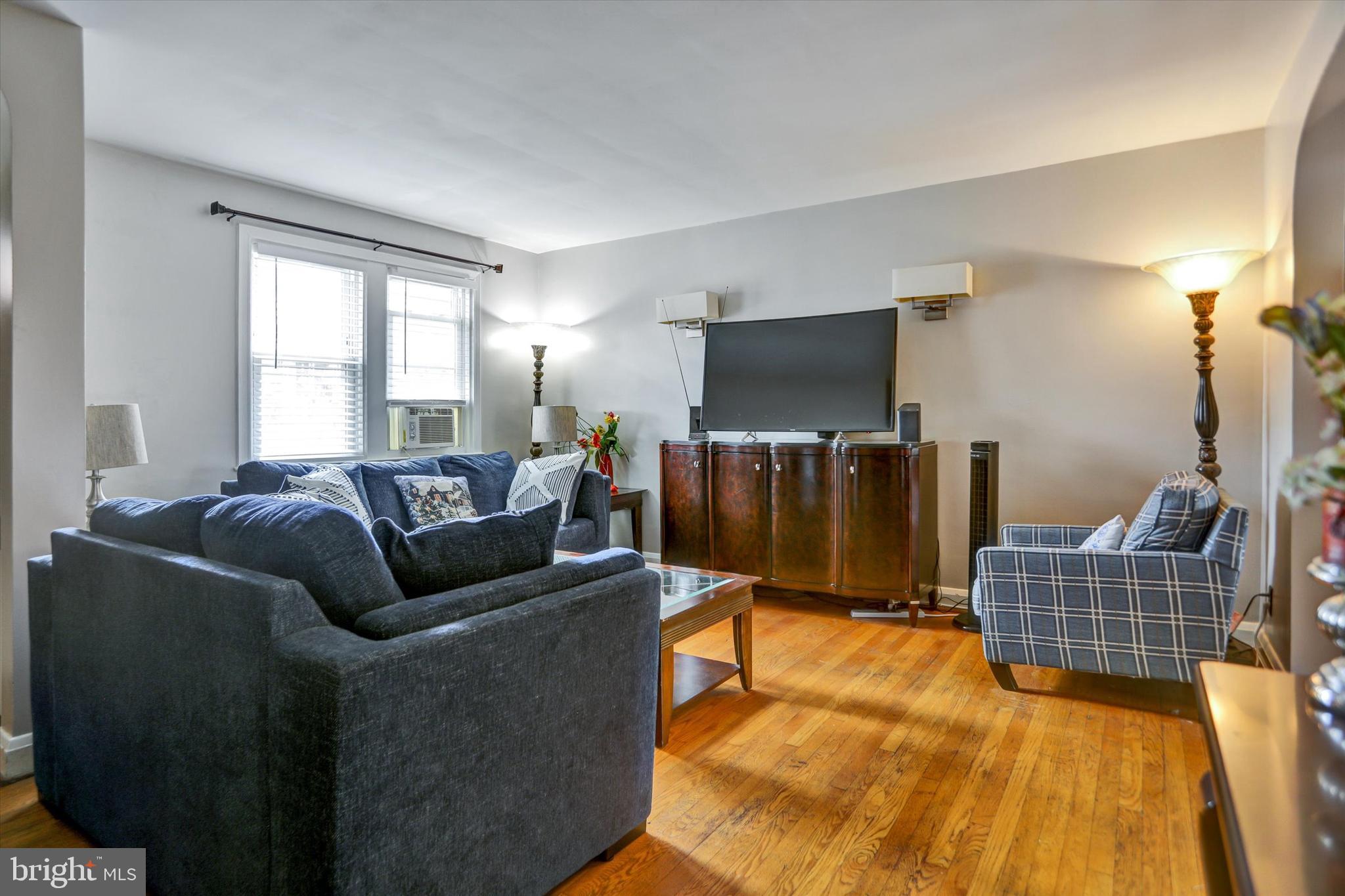 425 Overbrook Road Catonsville, MD 21228 - Photo 3 of 19