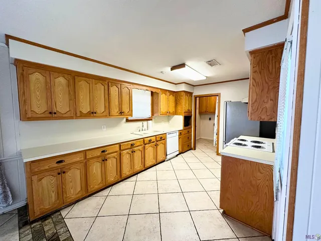 $1,900 | 10225 Barbara Street, Baton Rouge, LA 70815