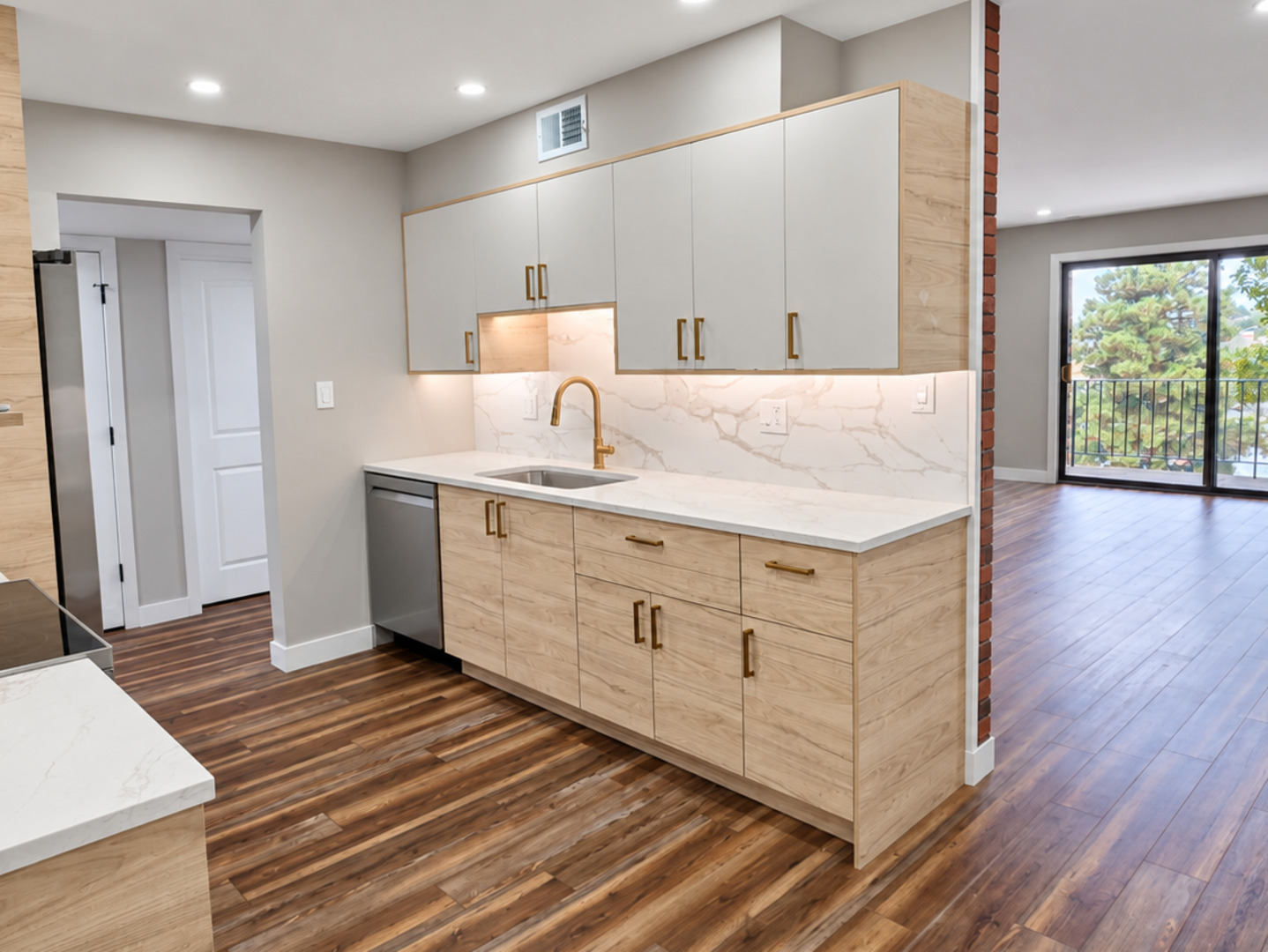 601 West Huntington Commons Road, Unit 313 Mount Prospect, IL 60056 - Photo 1 of 22 Gallery Image 1