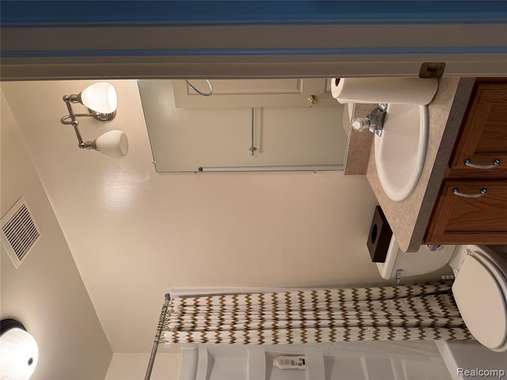 20218 Rodeo Court Southfield, MI 48075 - Photo 22 of 32 Gallery Image 22