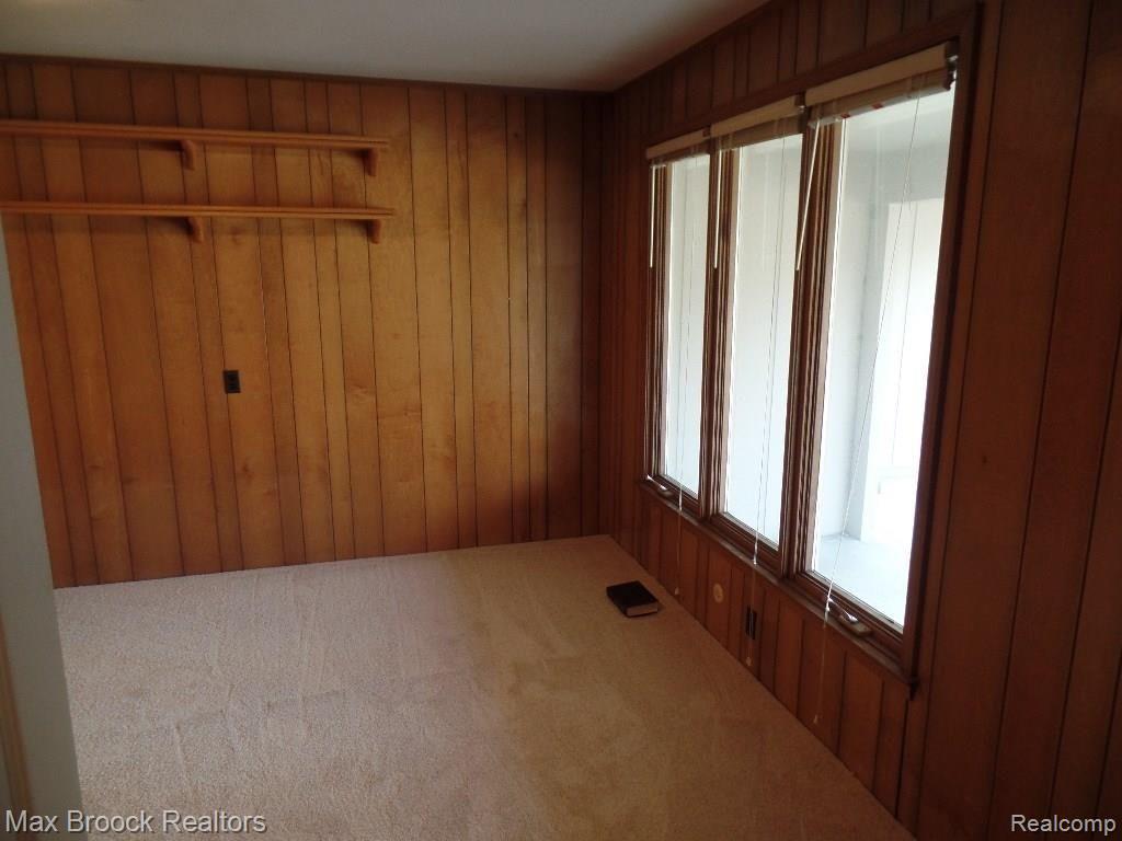 4026 Nearbrook Road Bloomfield Hills, MI 48302 - Photo 16 of 52 027.jpg