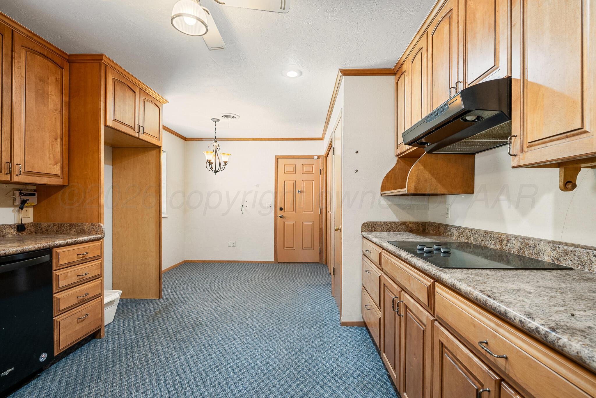 6005 Calumet Road Amarillo, TX 79106 - Photo 5 of 20 Kitchen