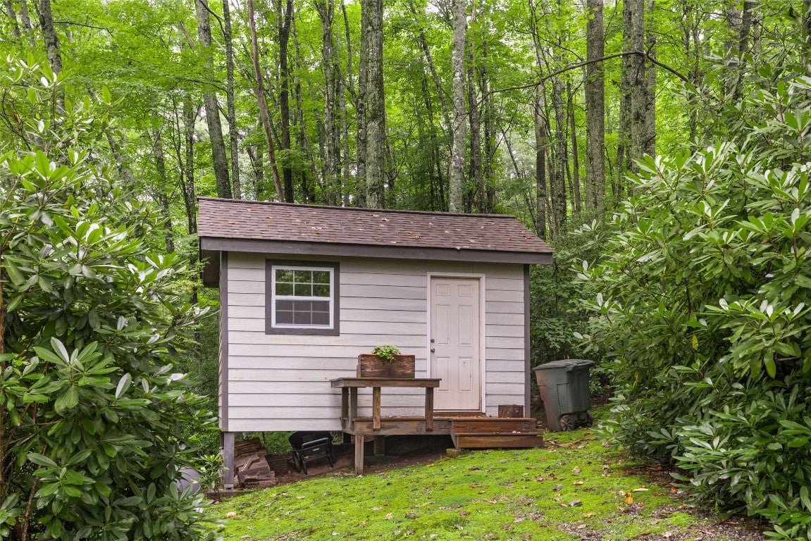 325 Dominion Road Cashiers, NC 28717 - Photo 32 of 35 Storage