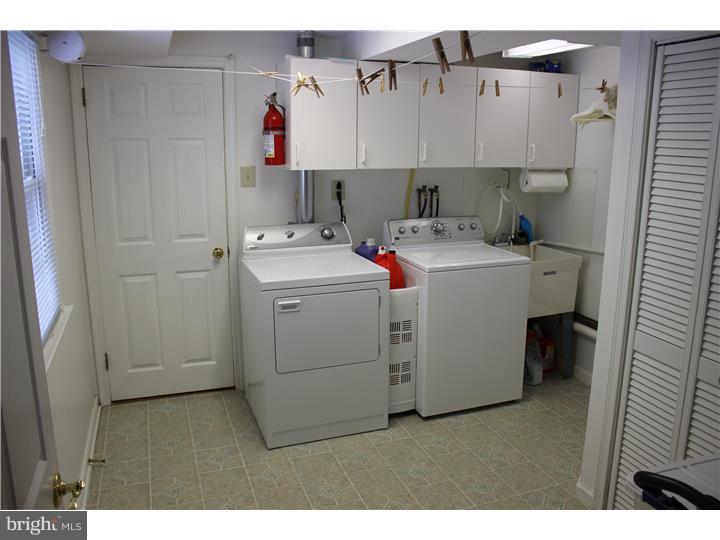 1021 Cushmore Road Southampton, PA 18966 - Photo 16 of 25 Laundry Room