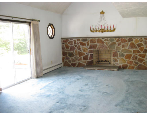 106 Harrington Road Waltham, MA 02452 - Photo 3 of 8 Gallery Image 3
