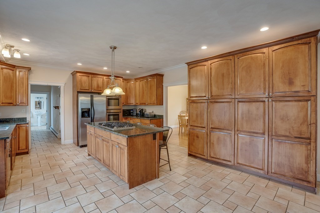 185 Judge Road Lynn, MA 01904 - Photo 10 of 39 Gallery Image 10