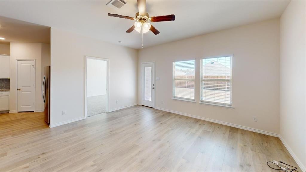 1526 Forever Way Princeton, TX 75407 - Photo 4 of 22