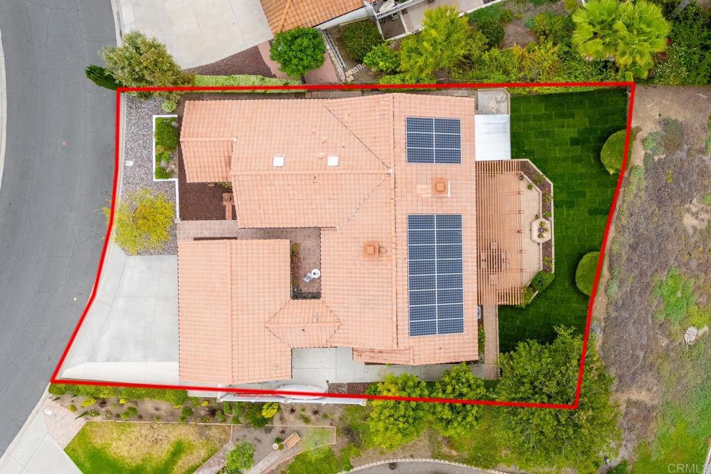 3913 Summer Way Escondido, CA 92025 - Photo 30 of 40 front view of a house with a yard