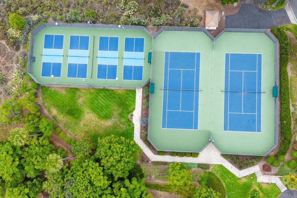3913 Summer Way Escondido, CA 92025 - Photo 32 of 40 aerial view of a house