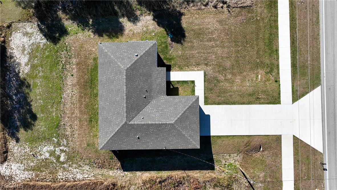 809 Bell Boulevard Lehigh Acres, FL 33974 - Photo 3 of 35