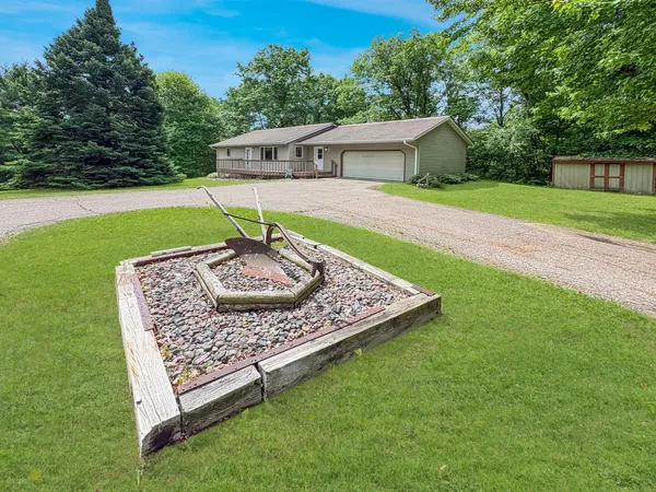 $479,000 | 1622 Us Highway, St. Croix Falls, WI 54024
