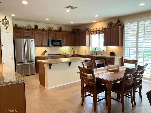 $799,999 | 7123 Hidden Court, Highland, CA 92346