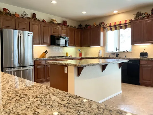 $799,999 | 7123 Hidden Court, Highland, CA 92346