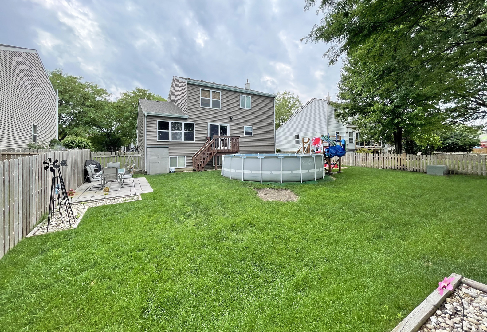 2048 Norwich Drive Bartlett, IL 60103 - Photo 4 of 25 a view of a house with a back yard