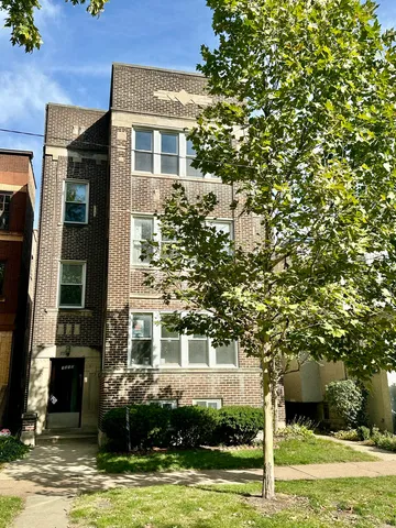 $2,695 | 1310 West Thorndale Avenue, Unit 3, Chicago, IL 60660